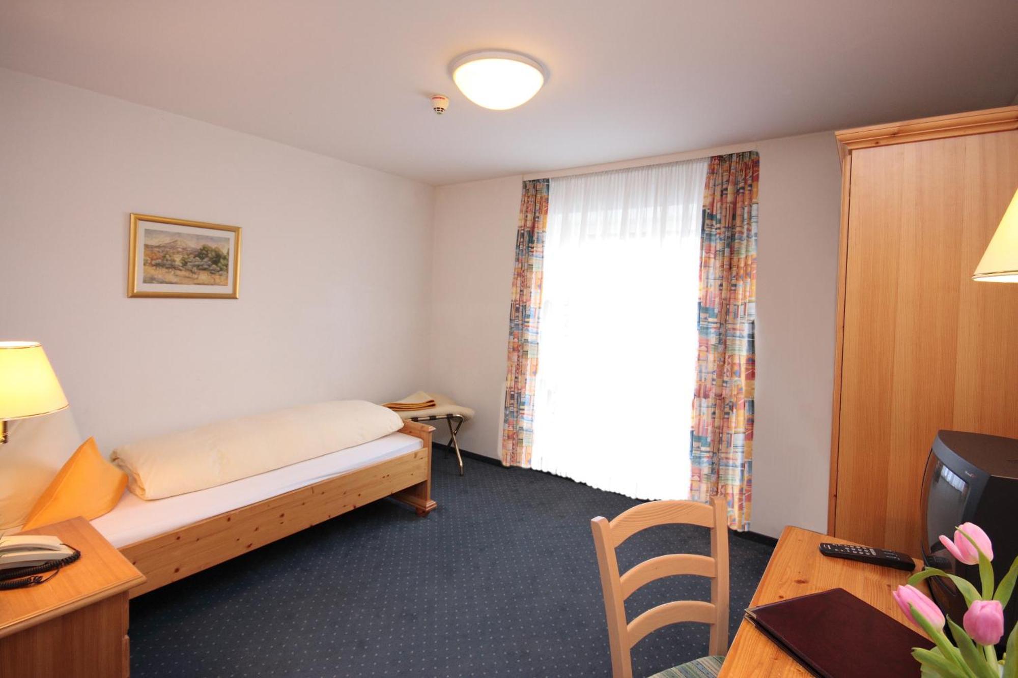Hotel Trasen Waldkraiburg Εξωτερικό φωτογραφία